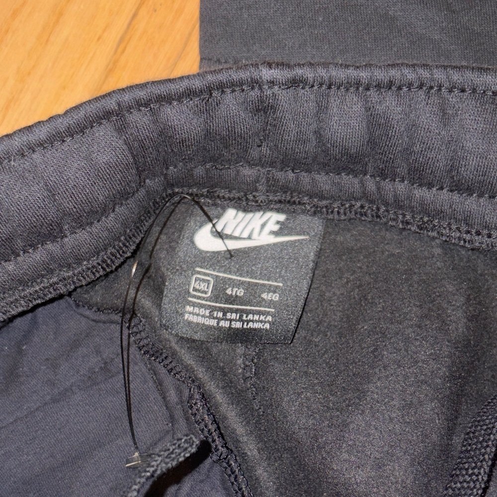 Nike Men's Black Jogger Sweatpants - Picture 4 of 4